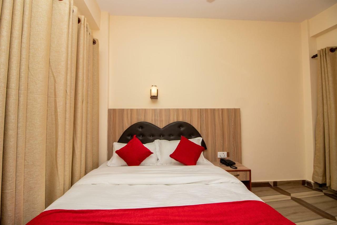 The Country Yard Otel Pokhara Dış mekan fotoğraf